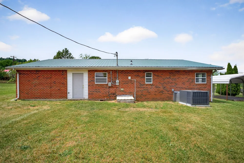 1372 Jamestown Hwy Livingston, TN 38570