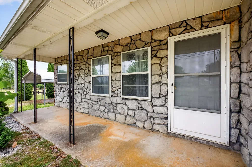 1372 Jamestown Hwy Livingston, TN 38570