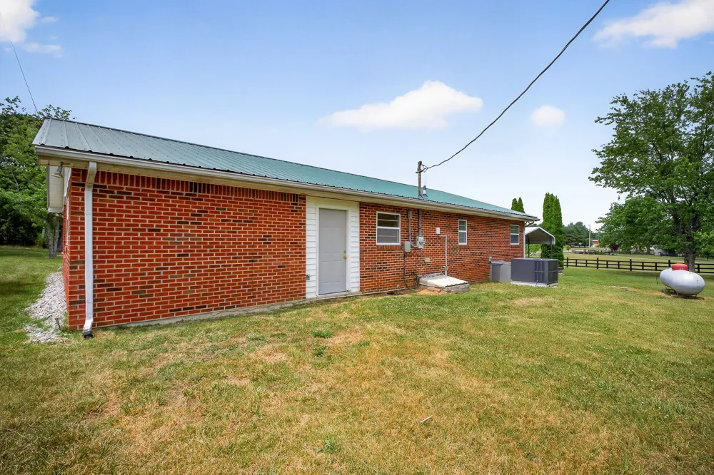 1372 Jamestown Hwy Livingston, TN 38570
