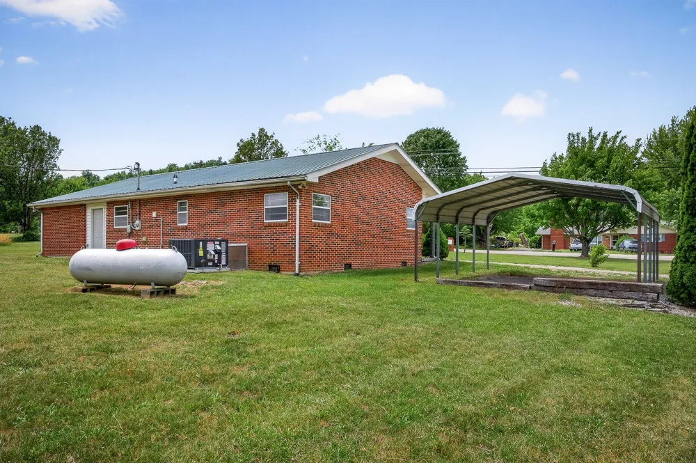 1372 Jamestown Hwy Livingston, TN 38570