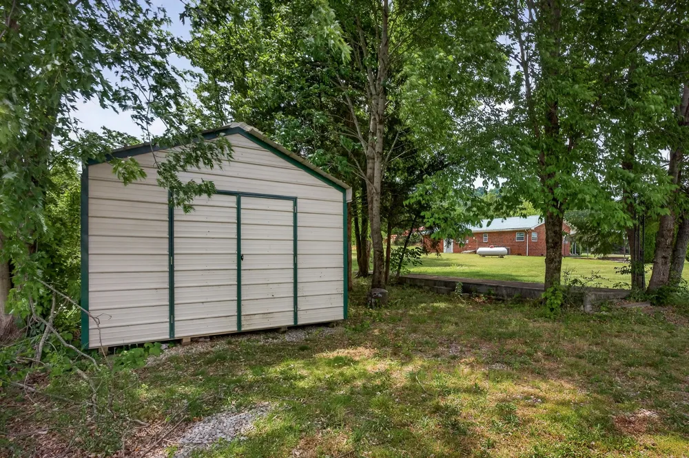 1372 Jamestown Hwy Livingston, TN 38570