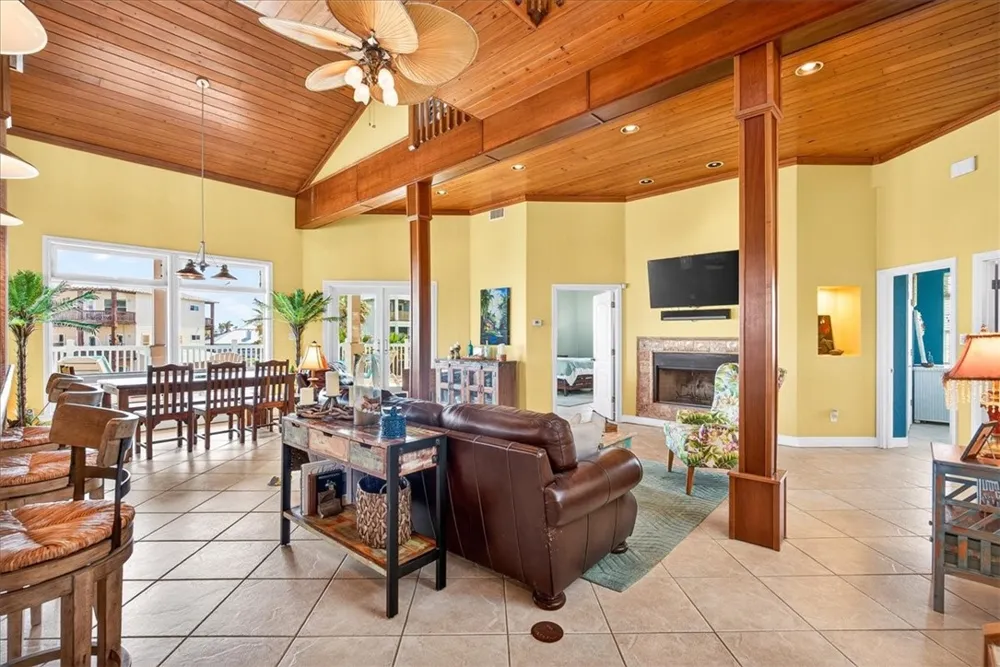 220 Keewaydin Port Aransas, TX 78373