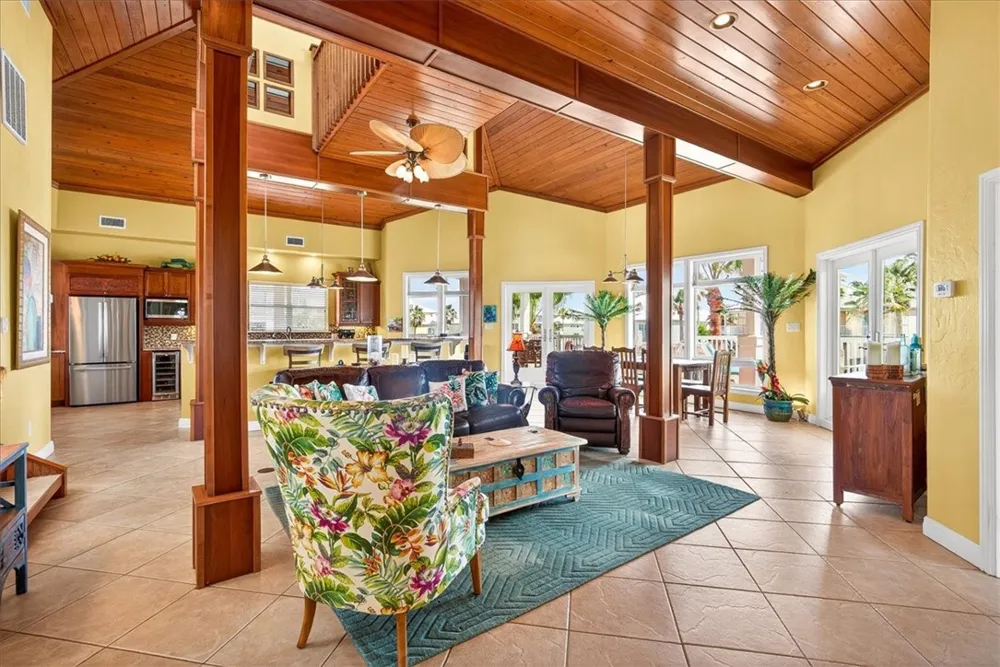 220 Keewaydin Port Aransas, TX 78373
