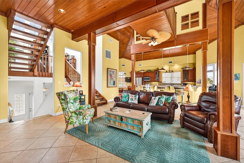 220 Keewaydin Port Aransas, TX 78373