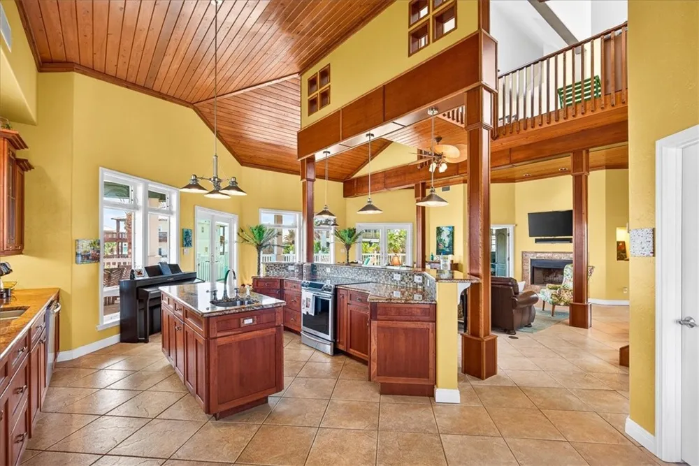 220 Keewaydin Port Aransas, TX 78373