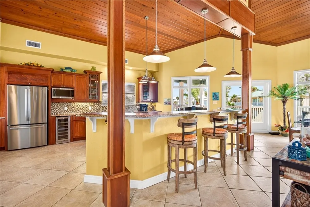 220 Keewaydin Port Aransas, TX 78373