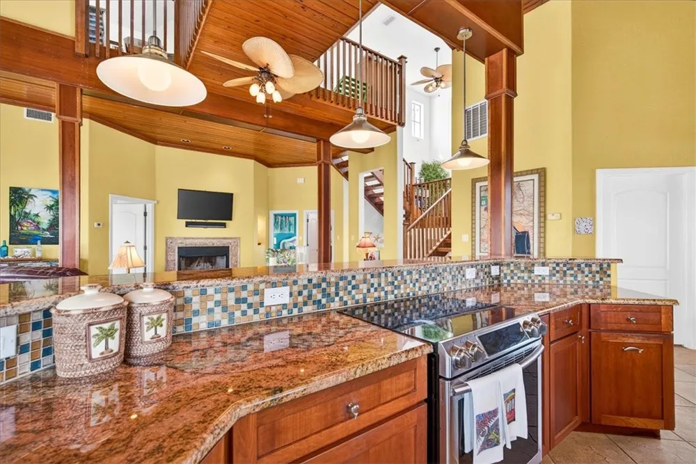 220 Keewaydin Port Aransas, TX 78373