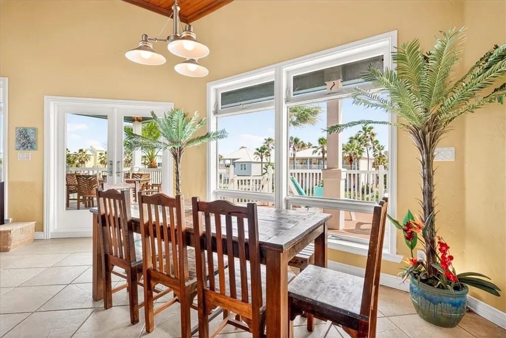 220 Keewaydin Port Aransas, TX 78373