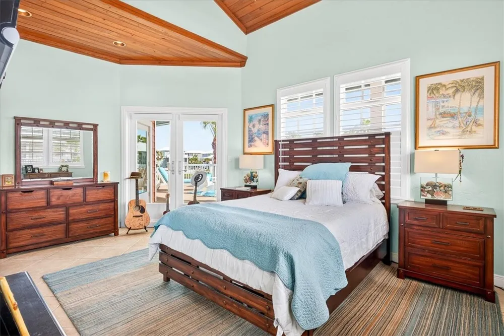 220 Keewaydin Port Aransas, TX 78373