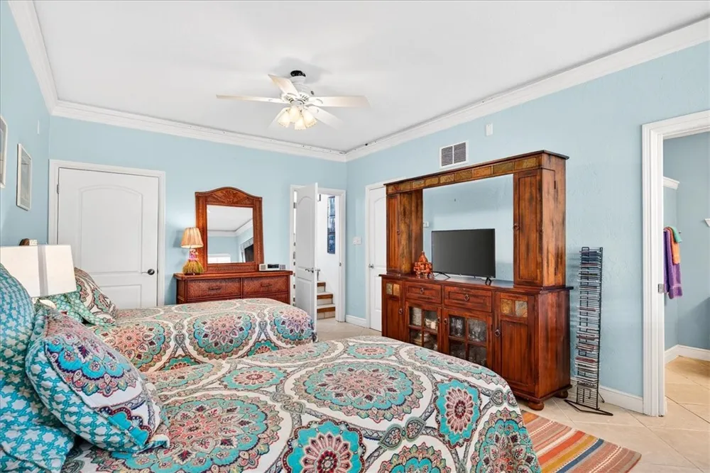 220 Keewaydin Port Aransas, TX 78373