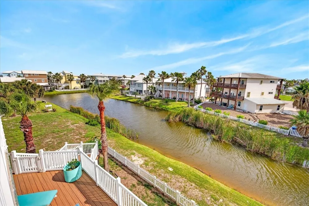 220 Keewaydin Port Aransas, TX 78373
