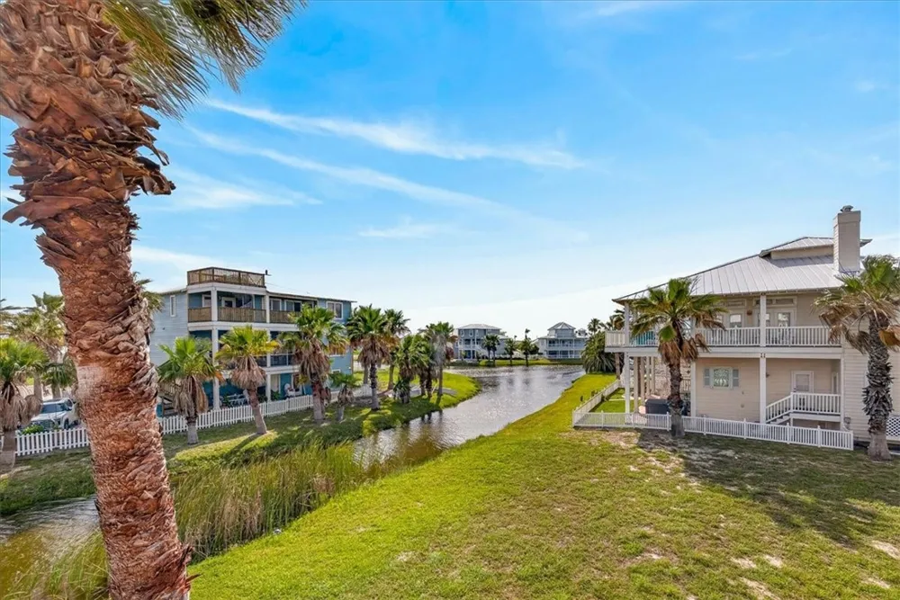 220 Keewaydin Port Aransas, TX 78373