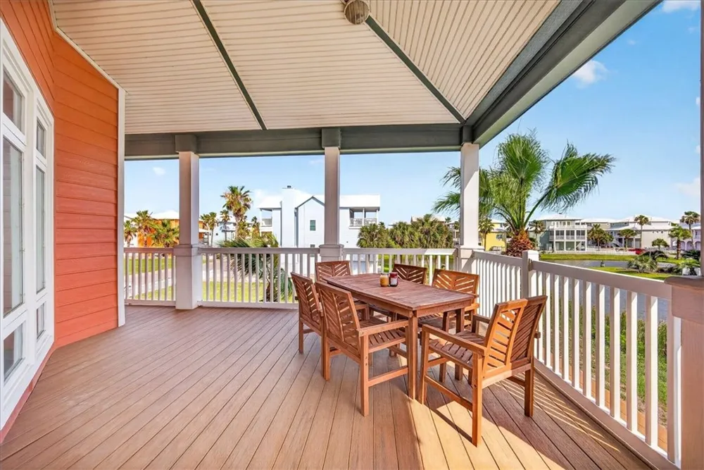 220 Keewaydin Port Aransas, TX 78373