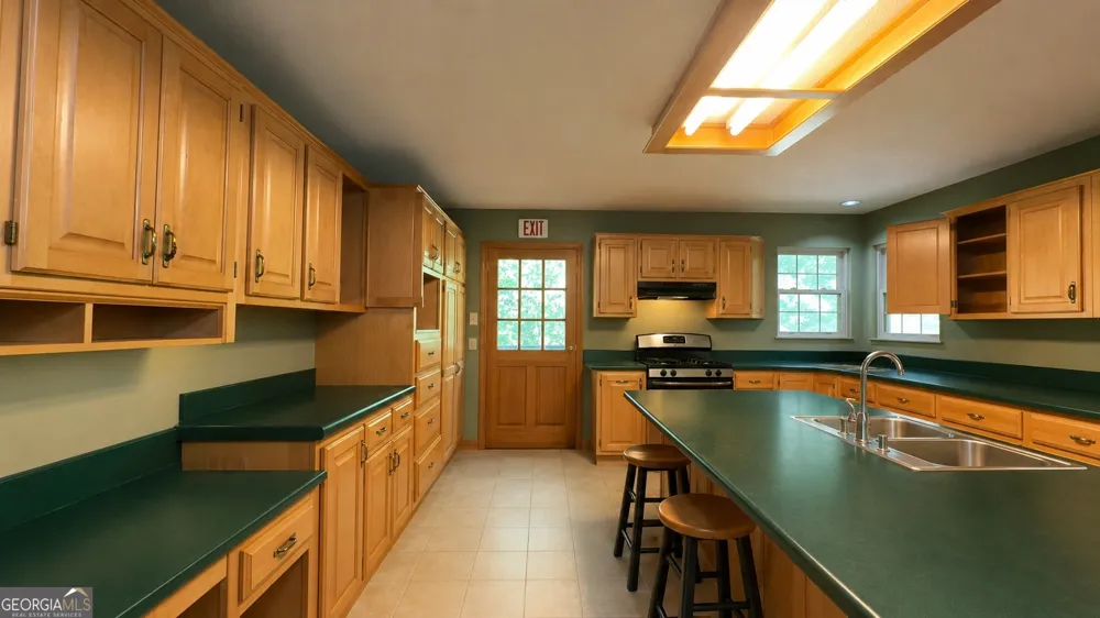1990 Hewell RD NW Dewy Rose, GA 30634