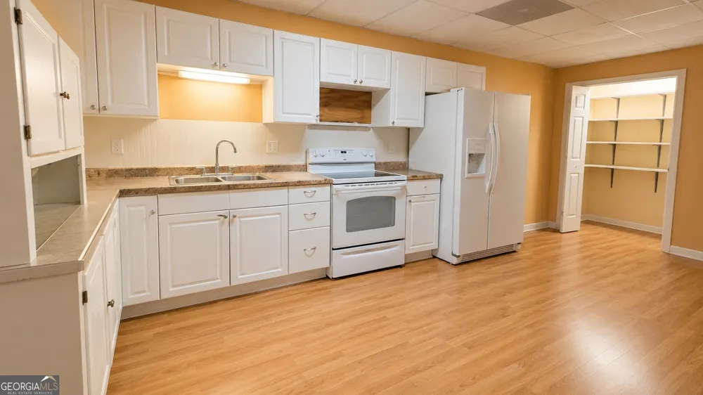 1990 Hewell RD NW Dewy Rose, GA 30634