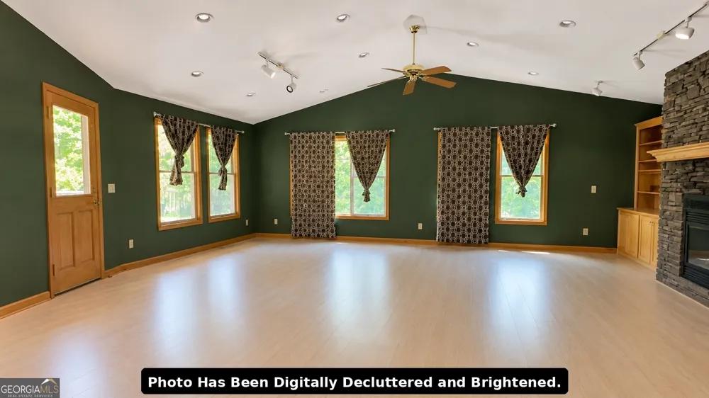 1990 Hewell RD NW Dewy Rose, GA 30634