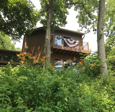1887 Dusty Lane