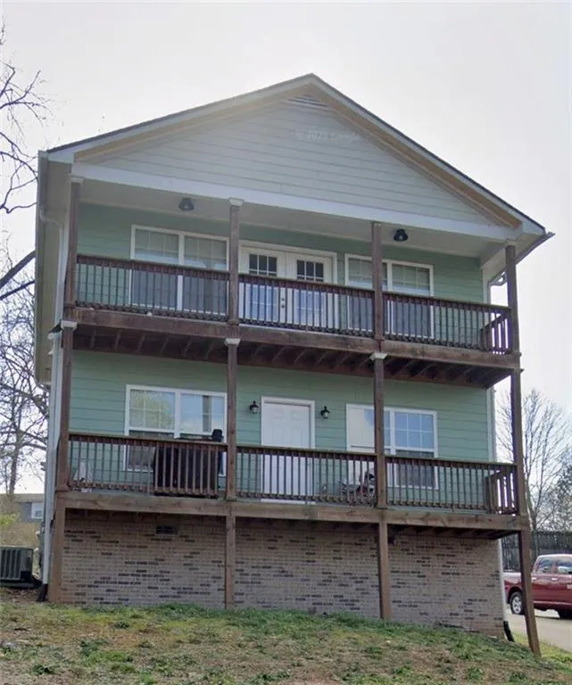 194 Strickland Avenue Athens, GA 30601