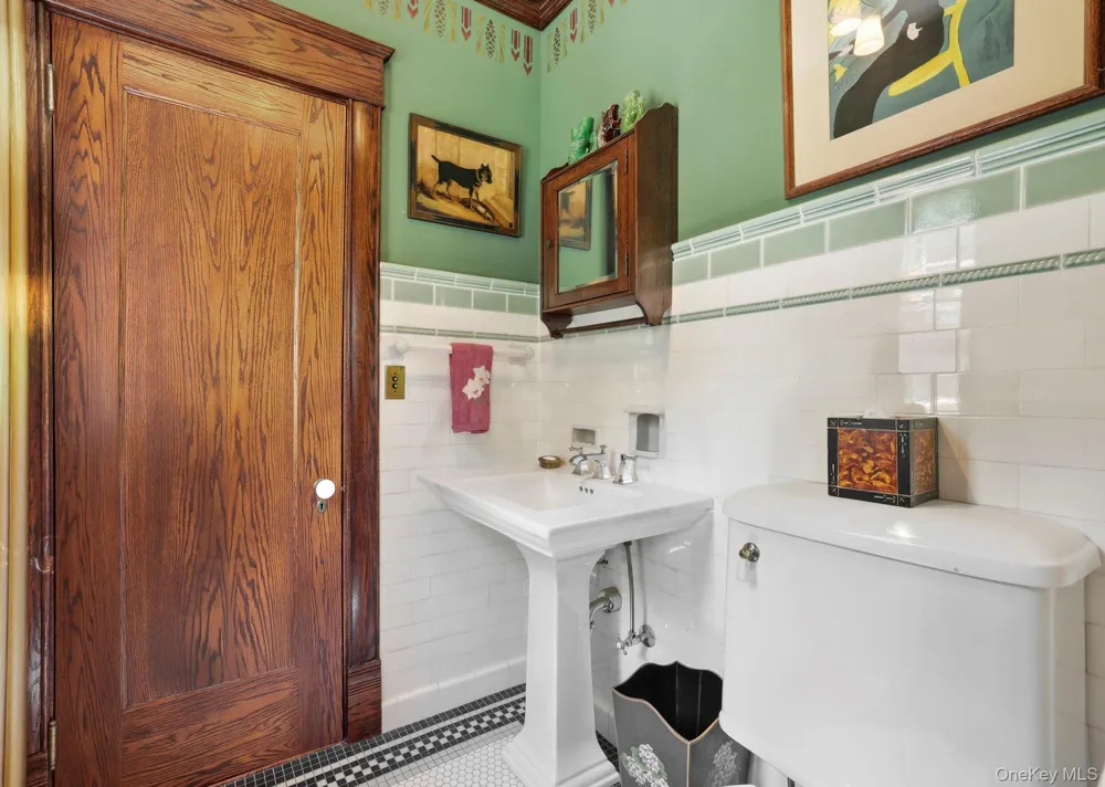 8 Elmer Galloway Road Katonah, NY 10536
