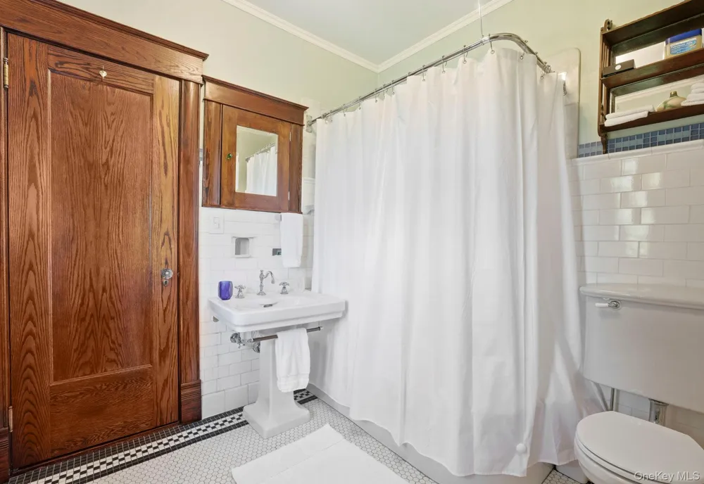 8 Elmer Galloway Road Katonah, NY 10536