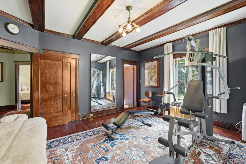 8 Elmer Galloway Road Katonah, NY 10536