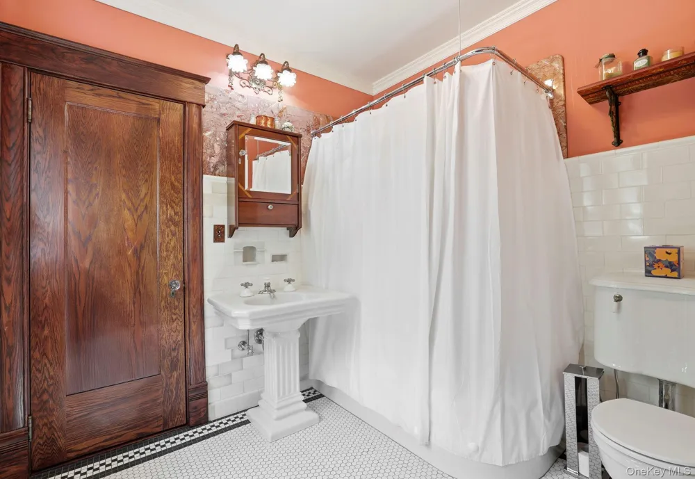 8 Elmer Galloway Road Katonah, NY 10536
