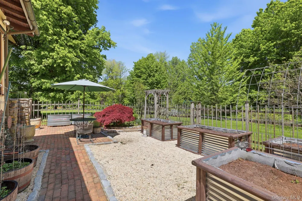 8 Elmer Galloway Road Katonah, NY 10536