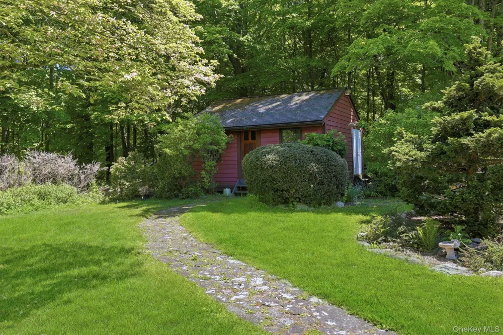 8 Elmer Galloway Road Katonah, NY 10536