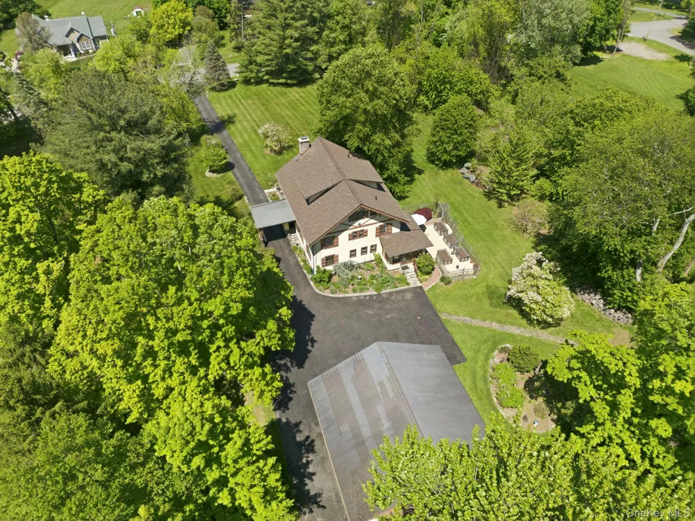 8 Elmer Galloway Road Katonah, NY 10536