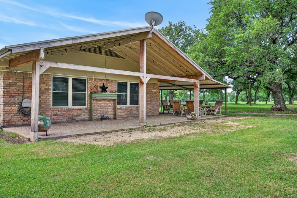 2719 Fm 708 Clifton, TX 76634