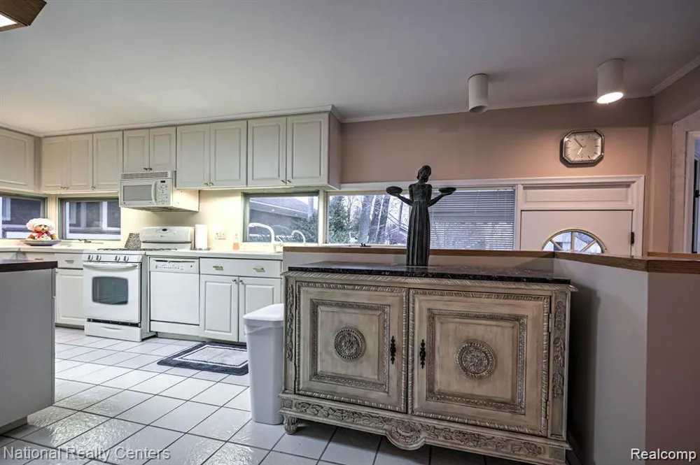 3453 Ormond Road White Lake Charter Township, MI 48383