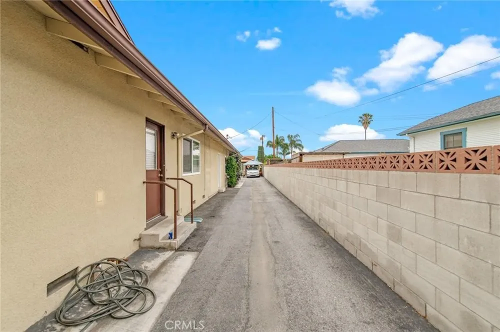 815 S Lark Ellen Avenue West Covina, CA 91791
