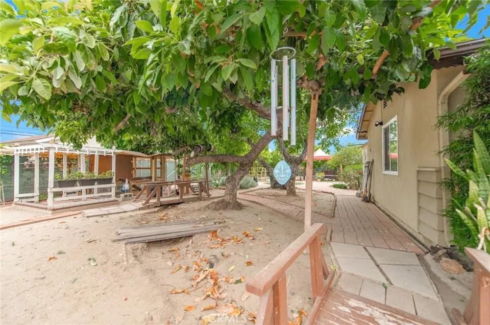 815 S Lark Ellen Avenue West Covina, CA 91791