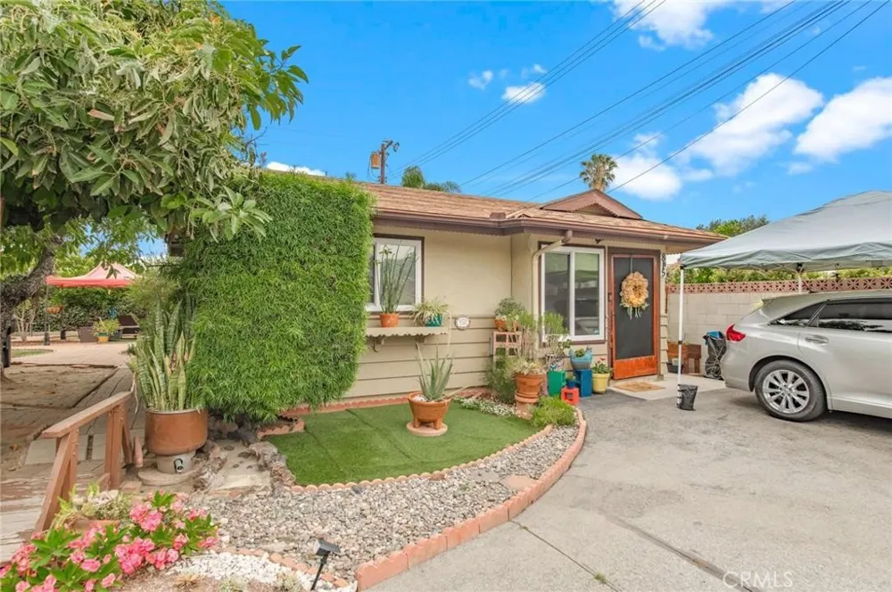 815 S Lark Ellen Avenue West Covina, CA 91791
