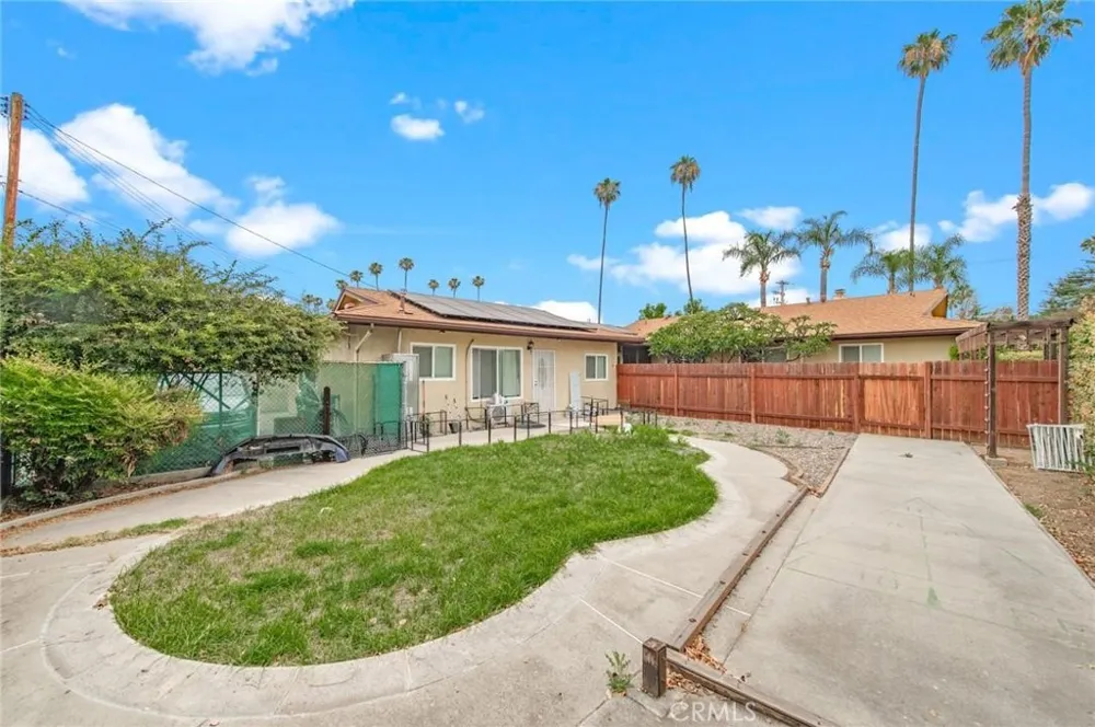 815 S Lark Ellen Avenue West Covina, CA 91791