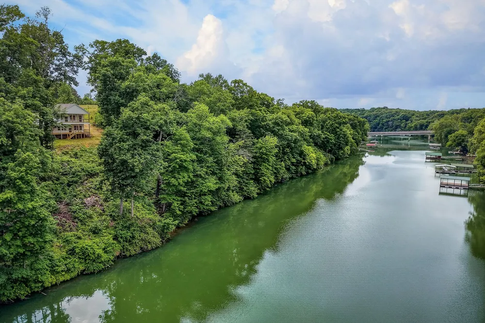 253 River Front Dr Sparta, TN 38583