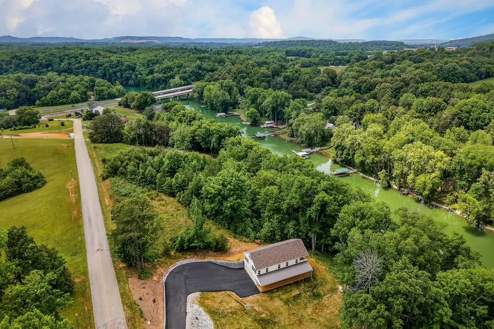 253 River Front Dr Sparta, TN 38583