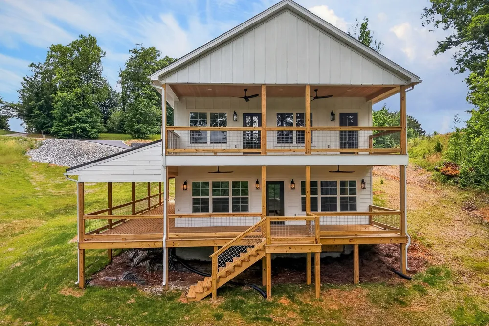 253 River Front Dr Sparta, TN 38583