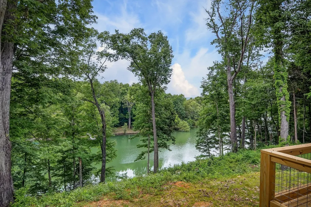 253 River Front Dr Sparta, TN 38583