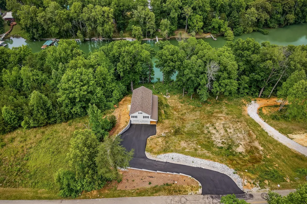 253 River Front Dr Sparta, TN 38583