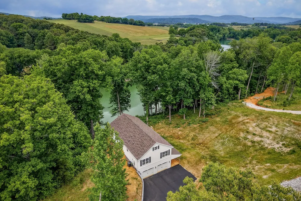 253 River Front Dr Sparta, TN 38583