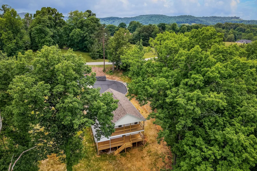 253 River Front Dr Sparta, TN 38583