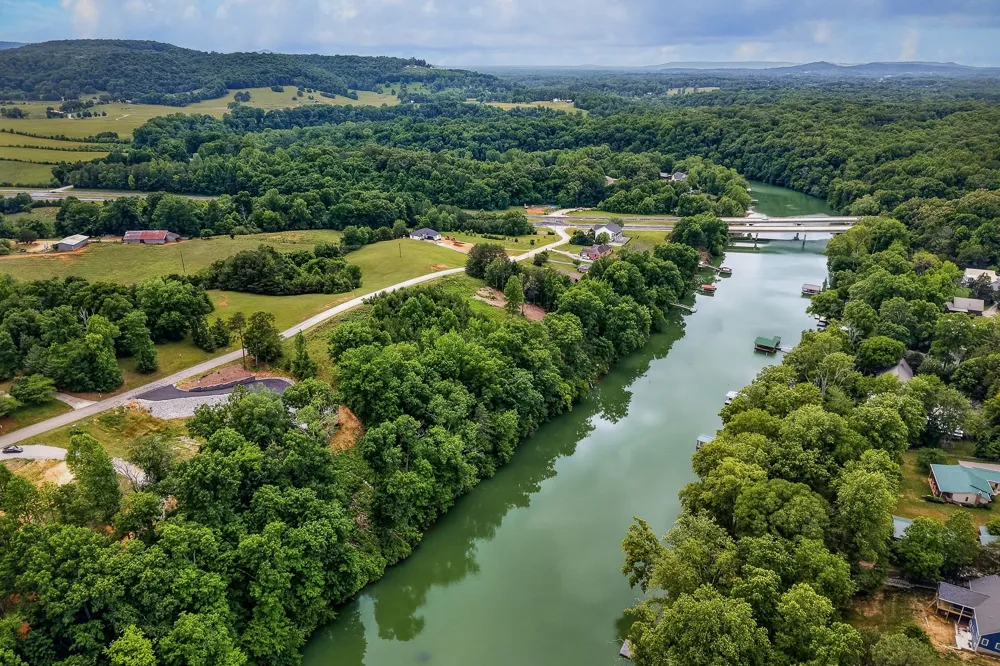253 River Front Dr Sparta, TN 38583