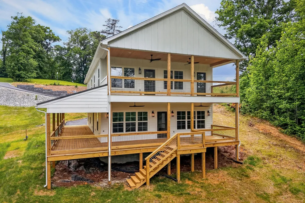 253 River Front Dr Sparta, TN 38583