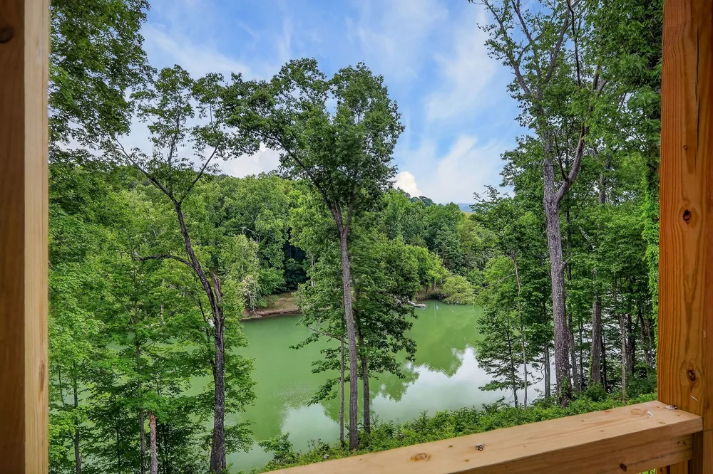 253 River Front Dr Sparta, TN 38583