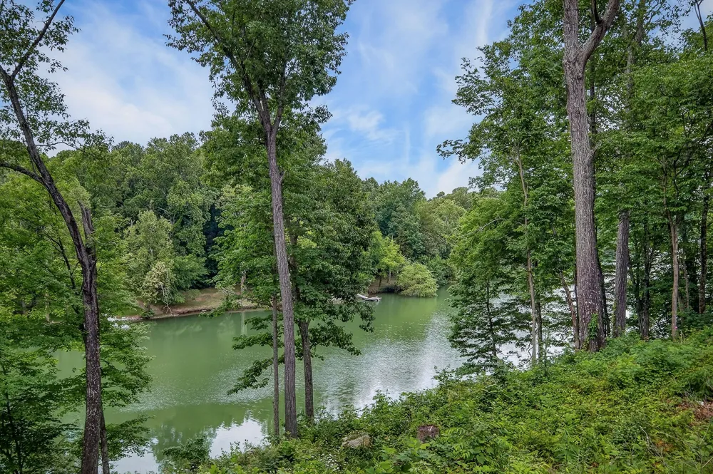 253 River Front Dr Sparta, TN 38583