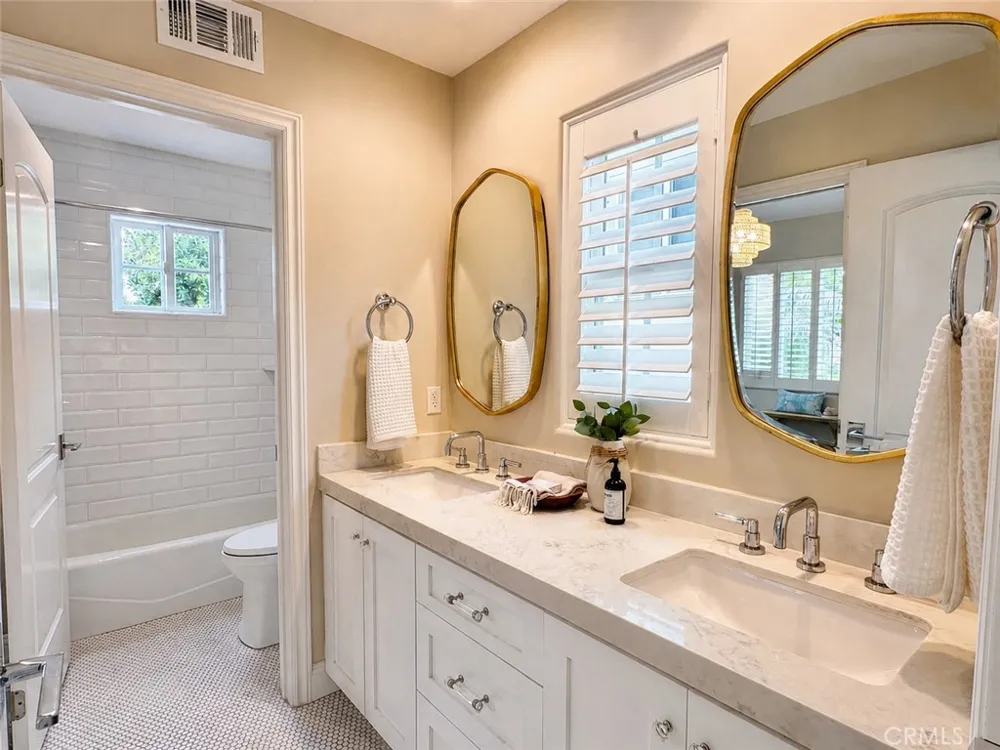 706 Avenue B Redondo Beach, CA 90277