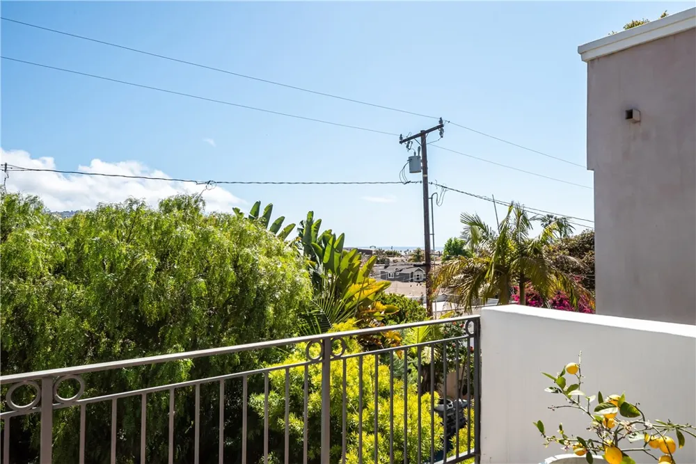 706 Avenue B Redondo Beach, CA 90277