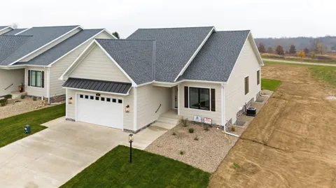 2560 Noellyn Drive