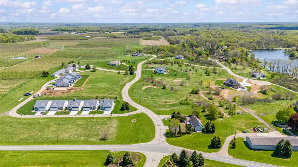 2560 Noellyn Drive Berrien Springs, MI 49103
